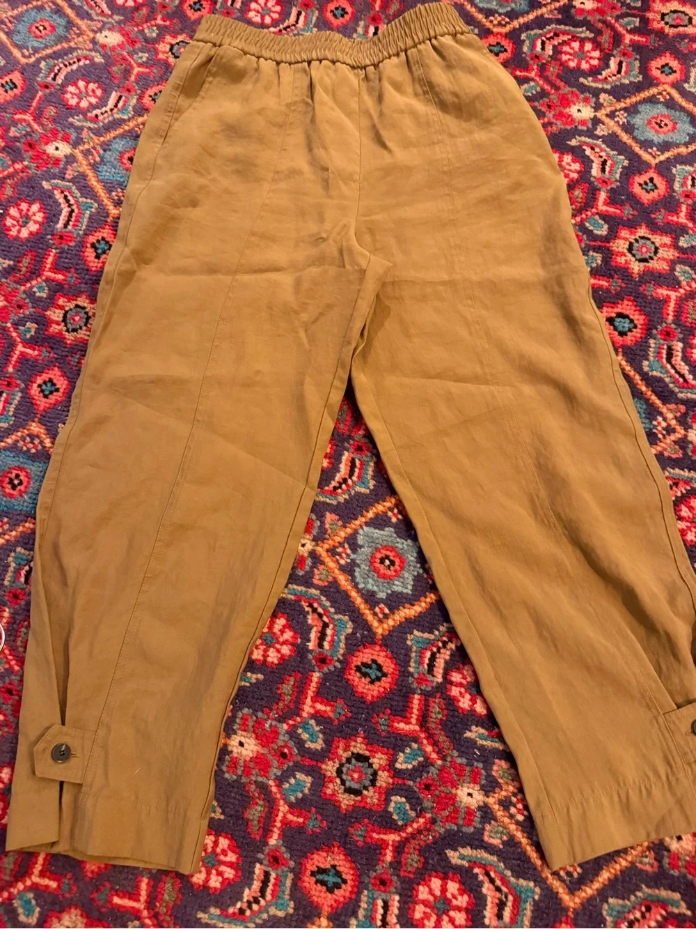 Women’s Casual Elastic-Waist Tan Capris